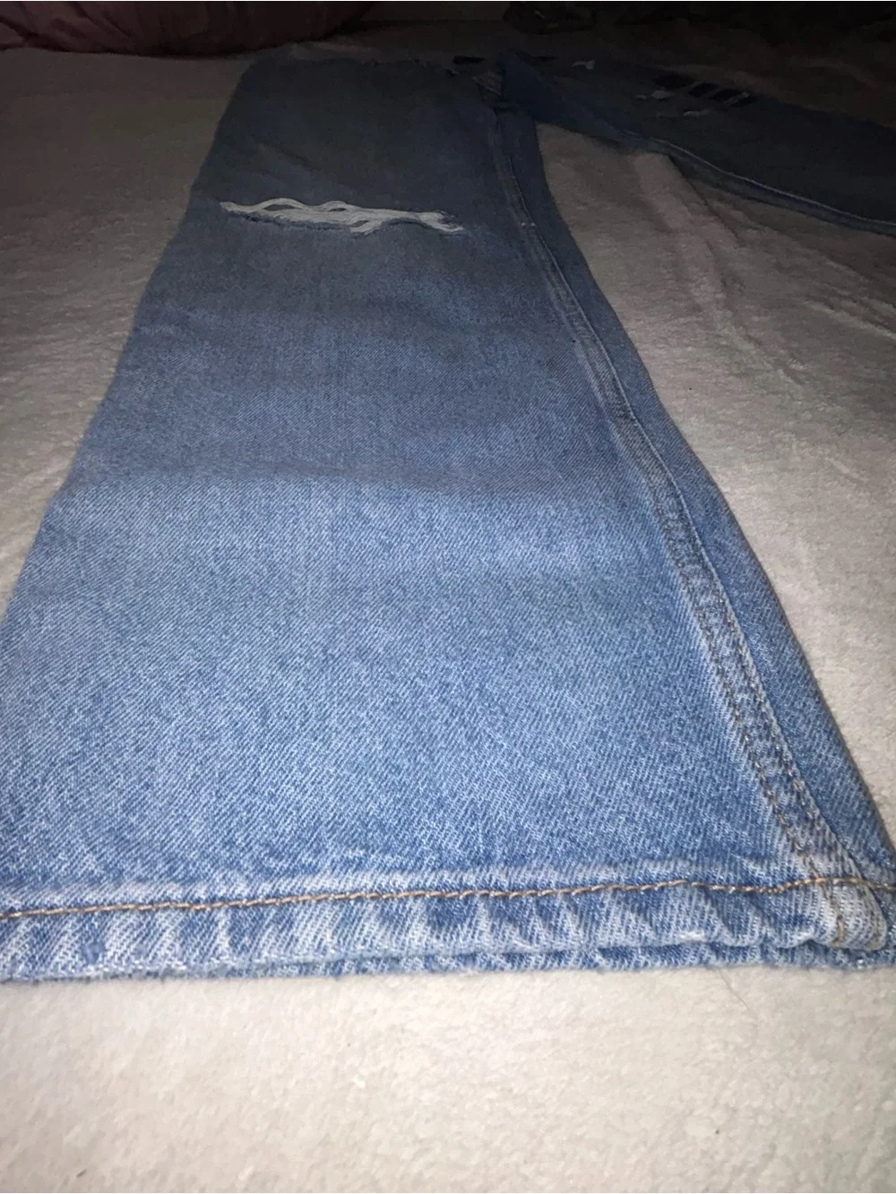 Levi's silver tap Light Blue Distressed Straight-Leg Jeans 27x31